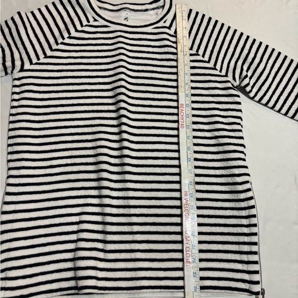 Lou & Grey sweater / top - Picture 4 of 7